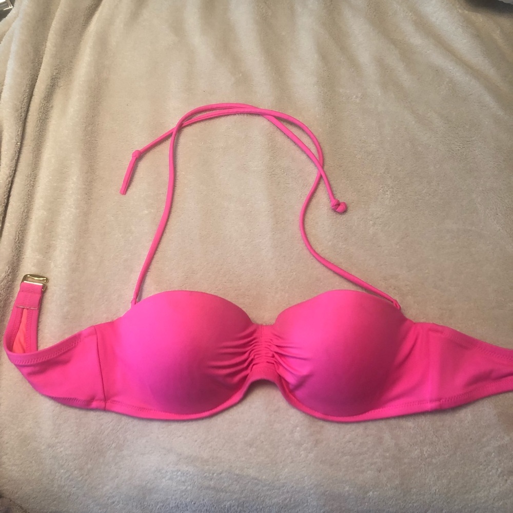 SOLD• VS Padded Swim Top